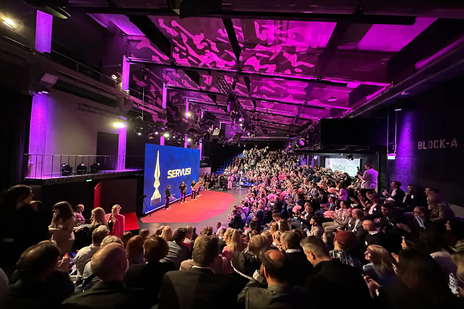 Schiffmann bei der Verleihung der PlakaDiva 2025 in München